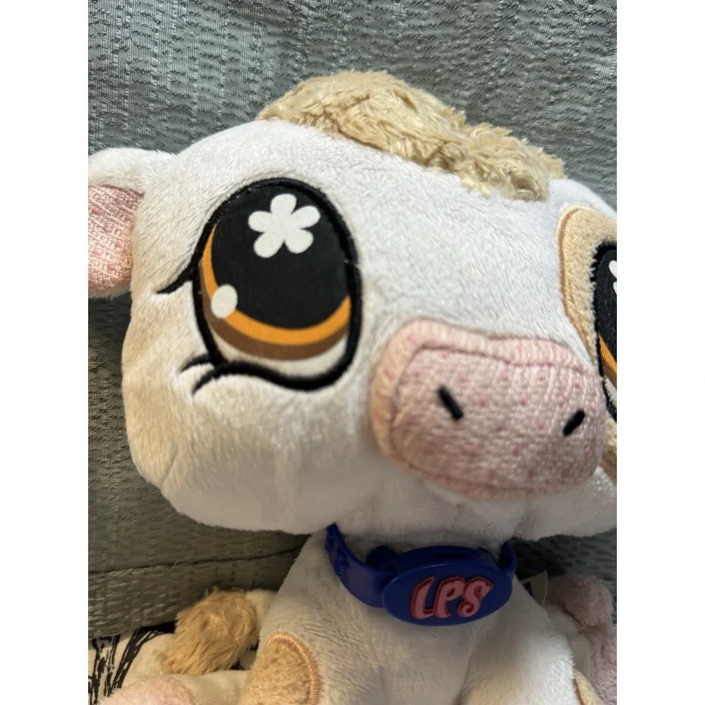 Littlest Pet Shop VIPs Cow with Collar Y2K 2007 White Great Condition Rare